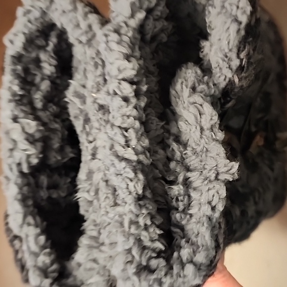 Size 10 Tall Grey Sweater Muk Luks - Picture 6 of 8